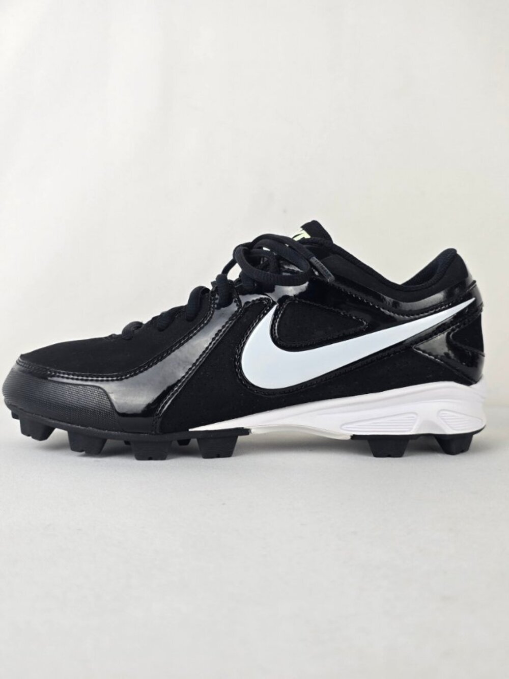Nike Baseball Cleats Black White Low Top Metal-Free Size 6Y